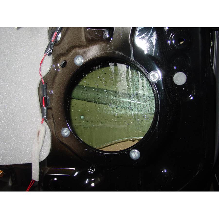 2005 Mitsubishi Endeavor Front speaker removed