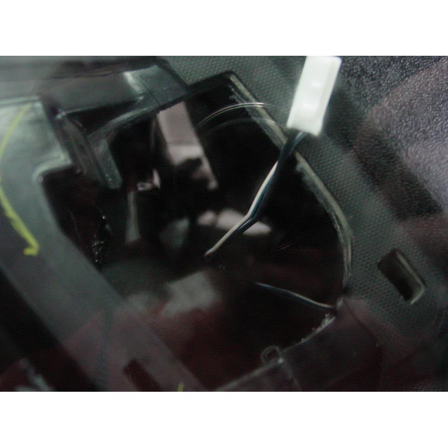 2007 Mitsubishi Endeavor Front pillar speaker removed
