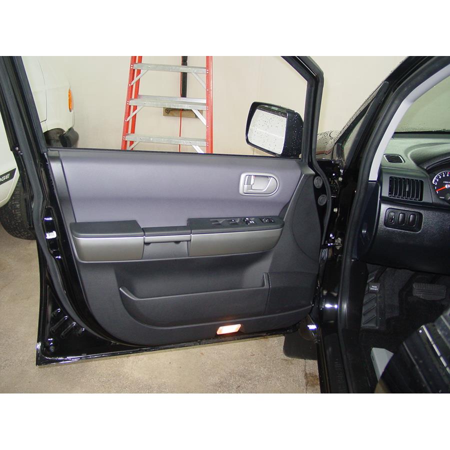 2011 Mitsubishi Endeavor Front door speaker location
