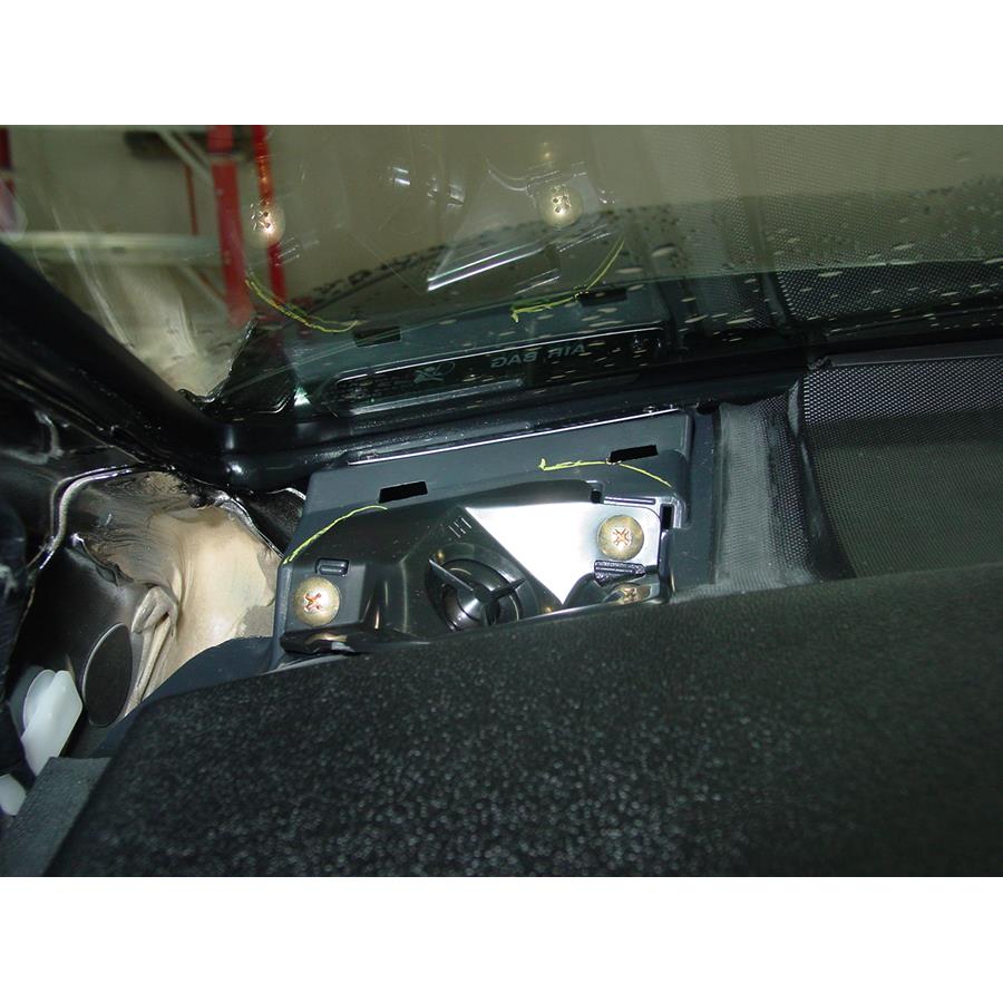 2007 Mitsubishi Endeavor Front pillar speaker