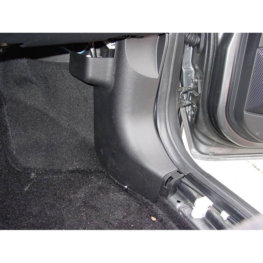 2010 Mitsubishi Endeavor Factory amplifier location
