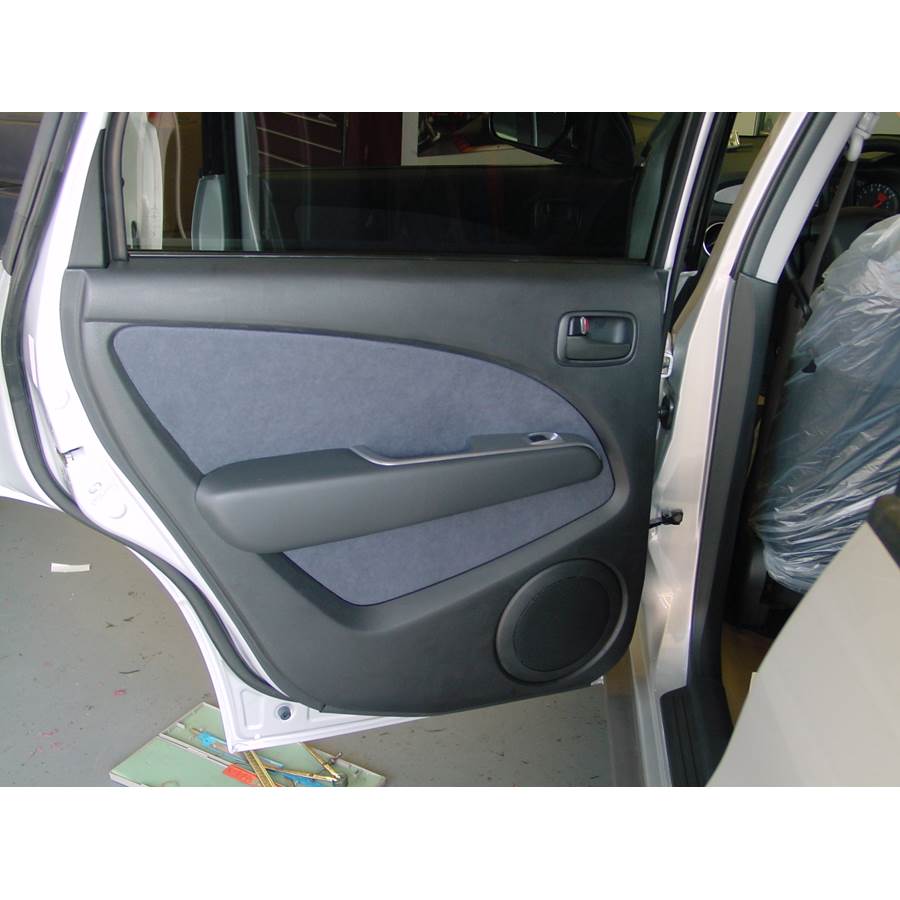 2004 Mitsubishi Outlander Rear door speaker location