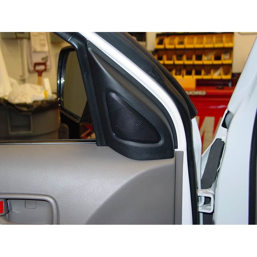 2003 Mitsubishi Outlander Front door tweeter location