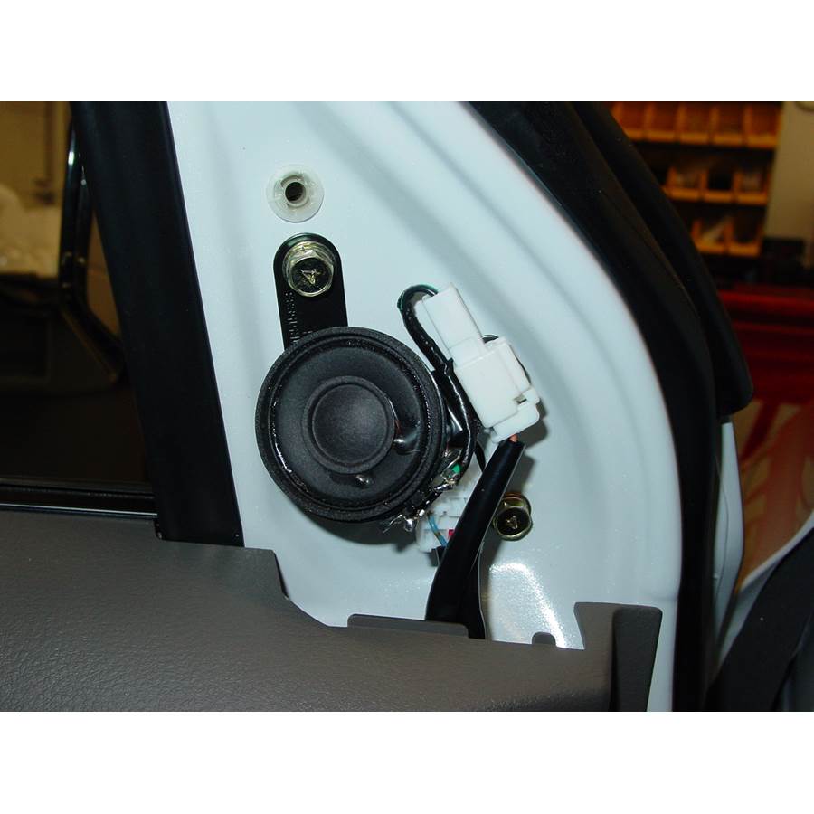 2006 Mitsubishi Outlander Front door tweeter