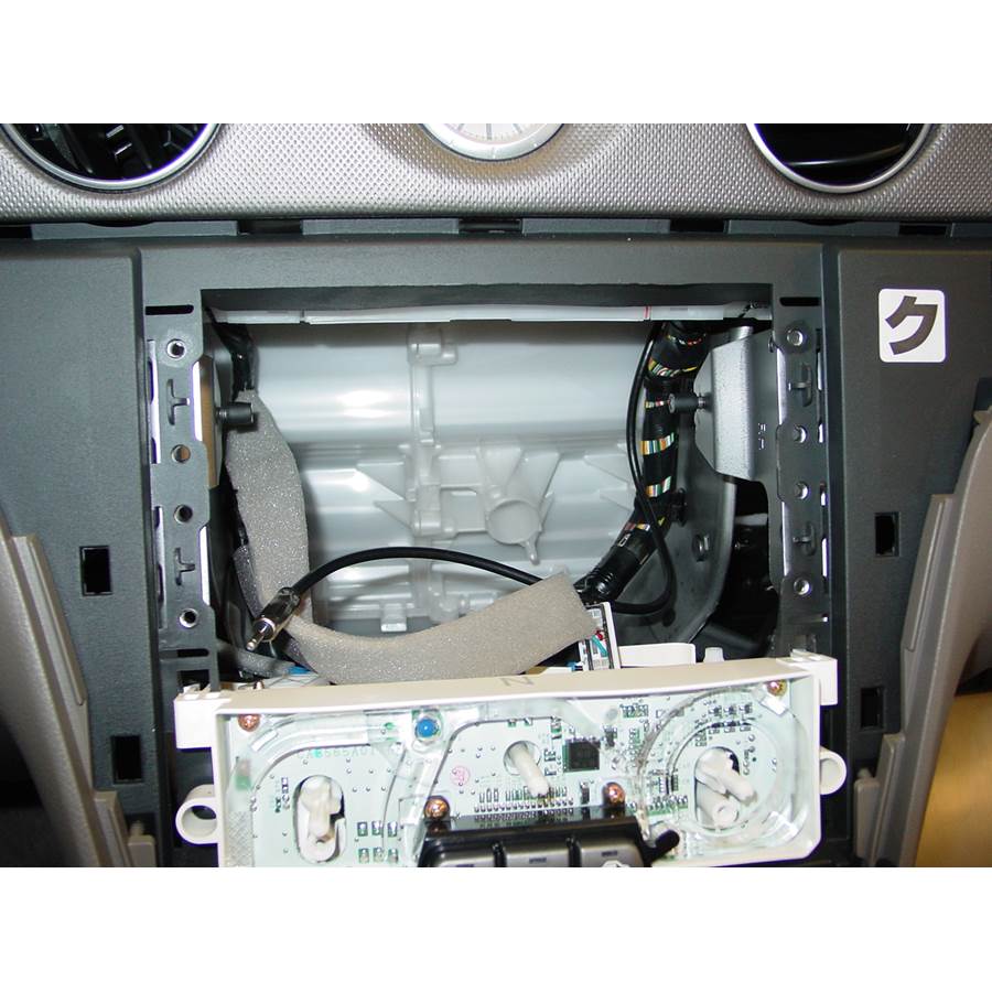 2006 Mitsubishi Outlander Factory radio removed