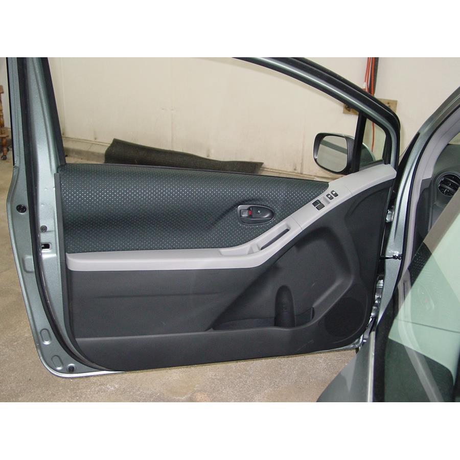 2008 Toyota Yaris Front door speaker location