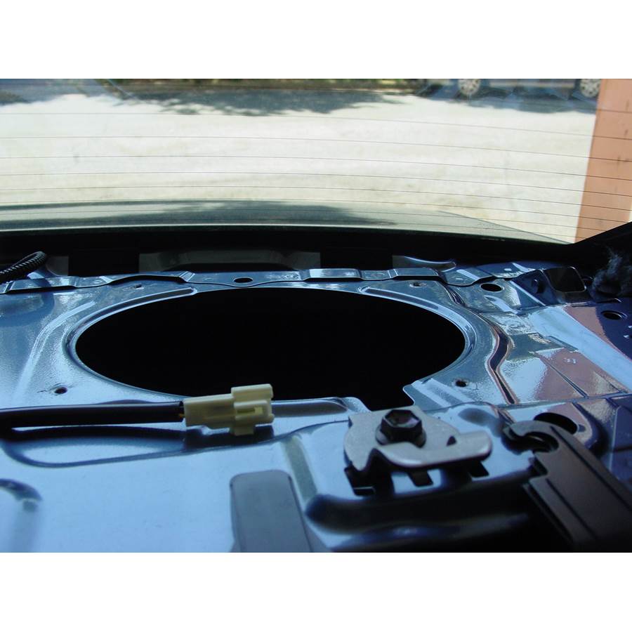 2009 Toyota Yaris Rear deck speaker removed