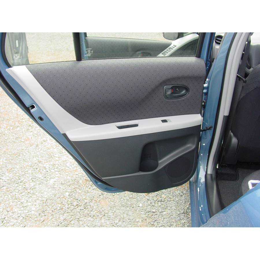 2009 Toyota Yaris Rear door speaker location