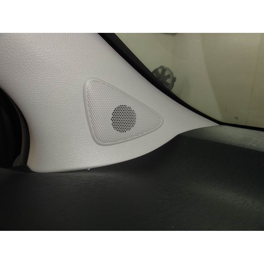 2015 Toyota Yaris Front pillar speaker location