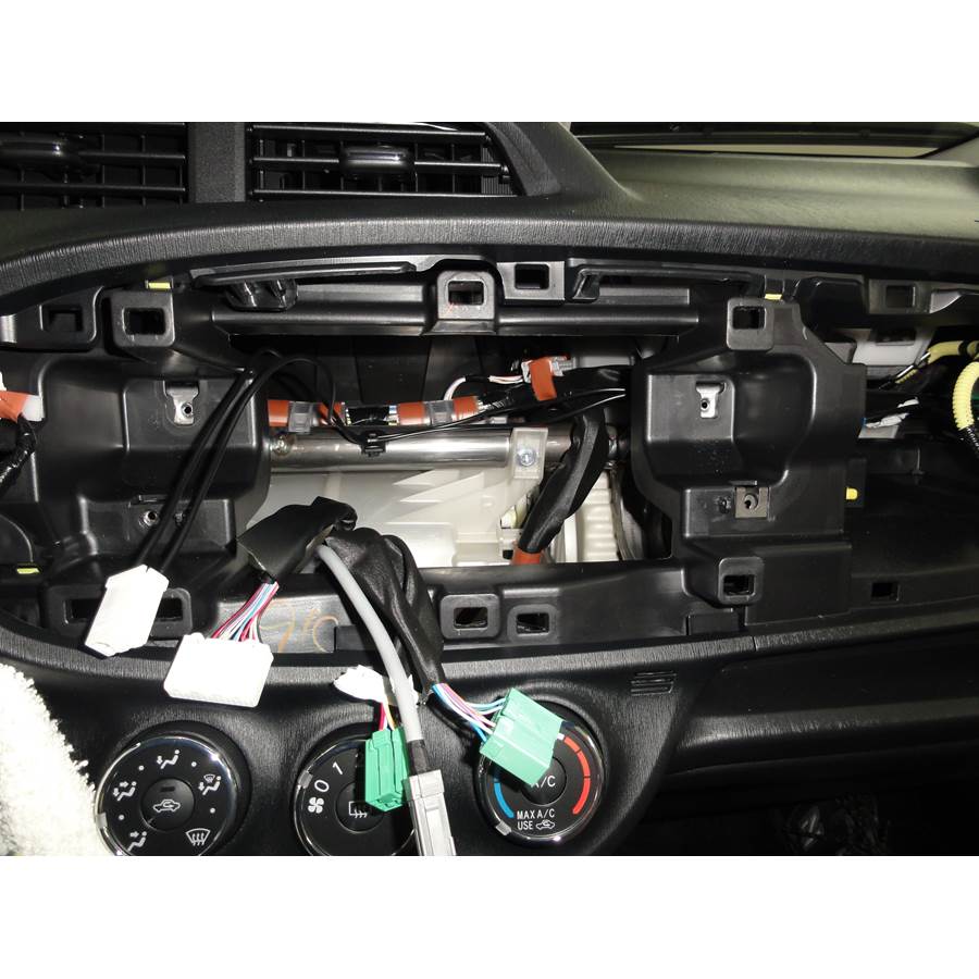 2012 Toyota Yaris Factory radio removed