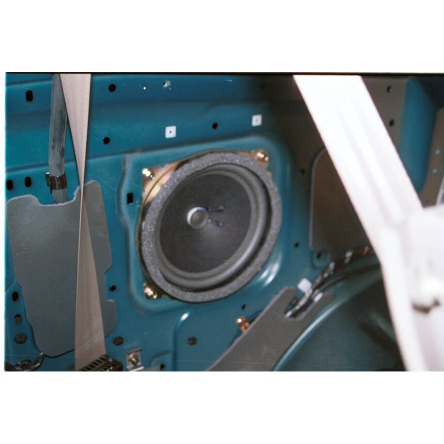 2003 Mitsubishi Montero Far-rear side speaker
