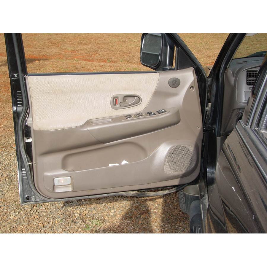2001 Mitsubishi Montero Sport Front door speaker location