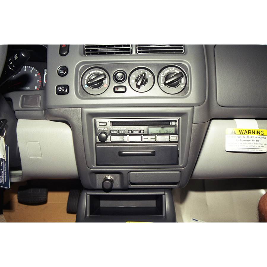 2001 Mitsubishi Montero Sport Factory Radio
