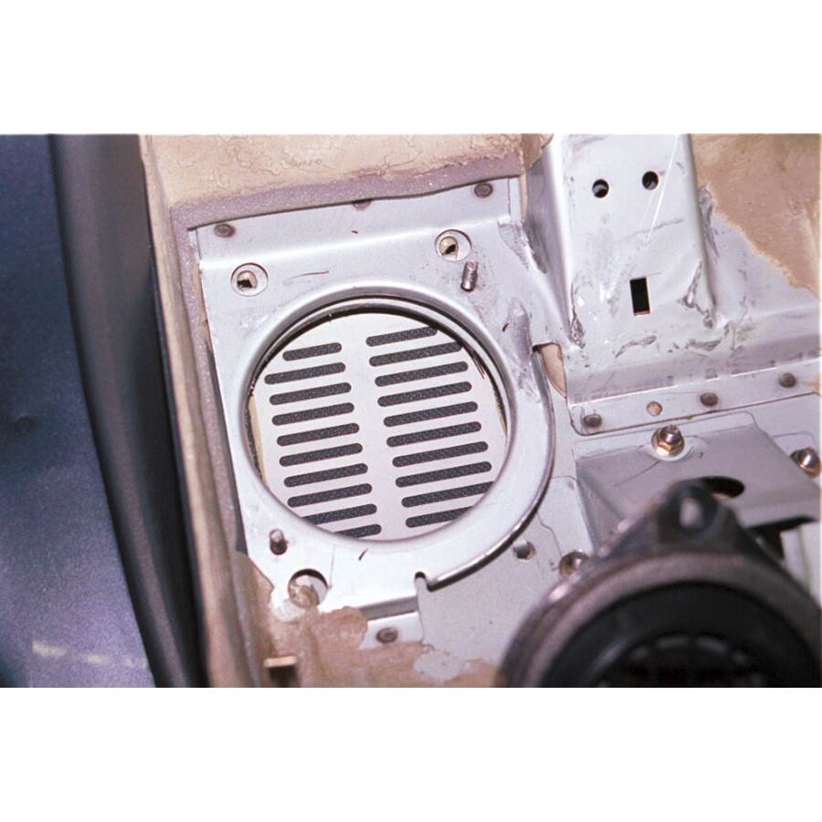 1998 Mitsubishi Montero Dash speaker removed