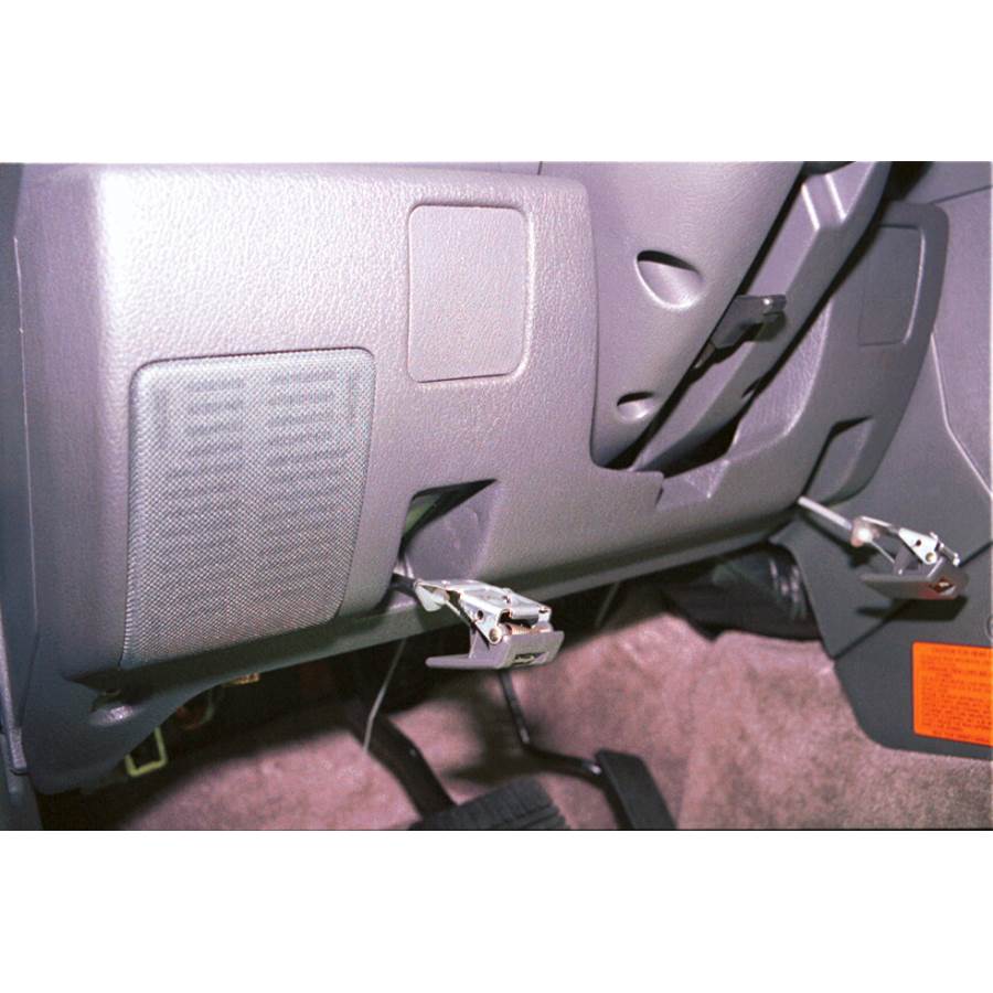 1999 Mitsubishi Montero Dash speaker location