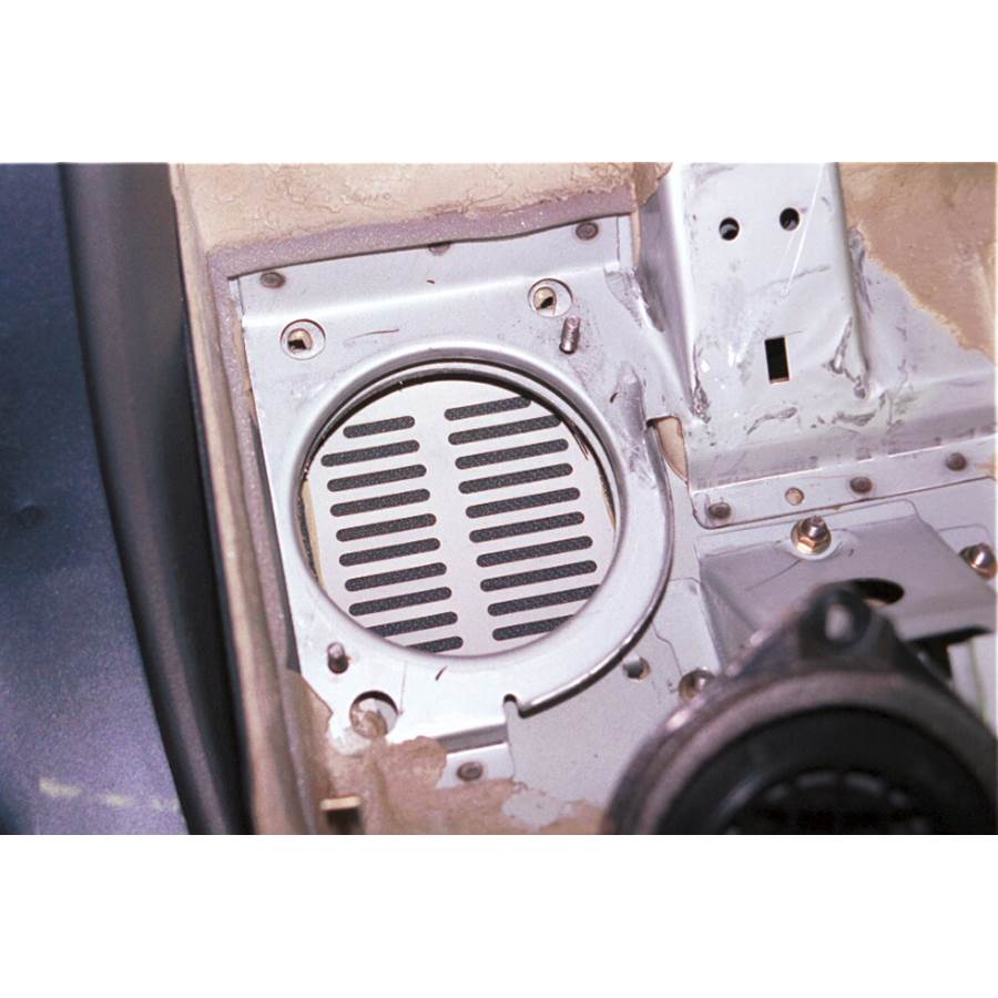 1999 Mitsubishi Montero Dash speaker removed