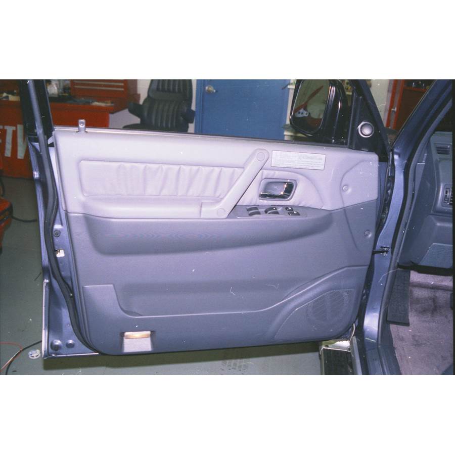 1998 Mitsubishi Montero Front door speaker location