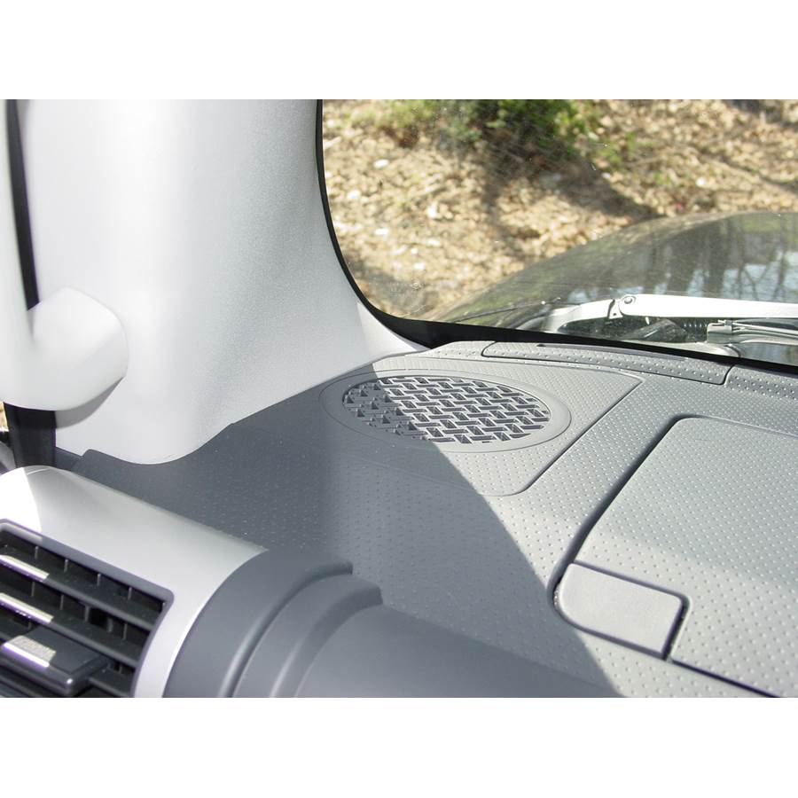 2009 Toyota FJ Cruiser Dash speaker location