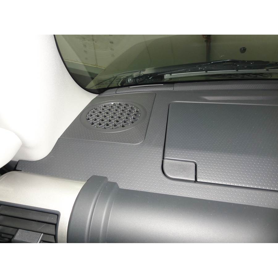2011 Toyota FJ Cruiser Dash speaker location