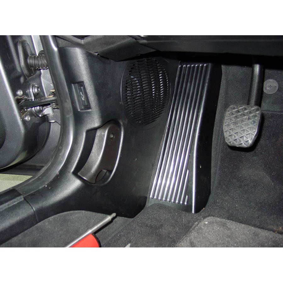 2005 BMW Z4 Kick panel speaker location