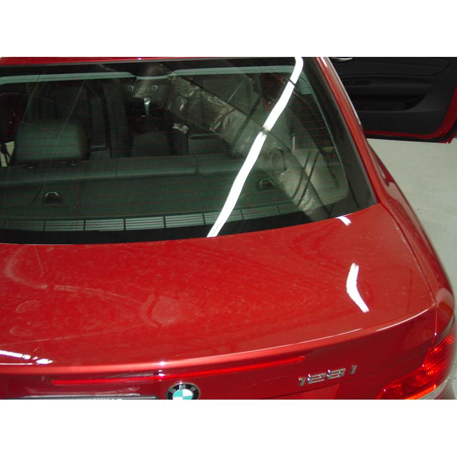 2009 BMW 1 Series Rear deck speaker location