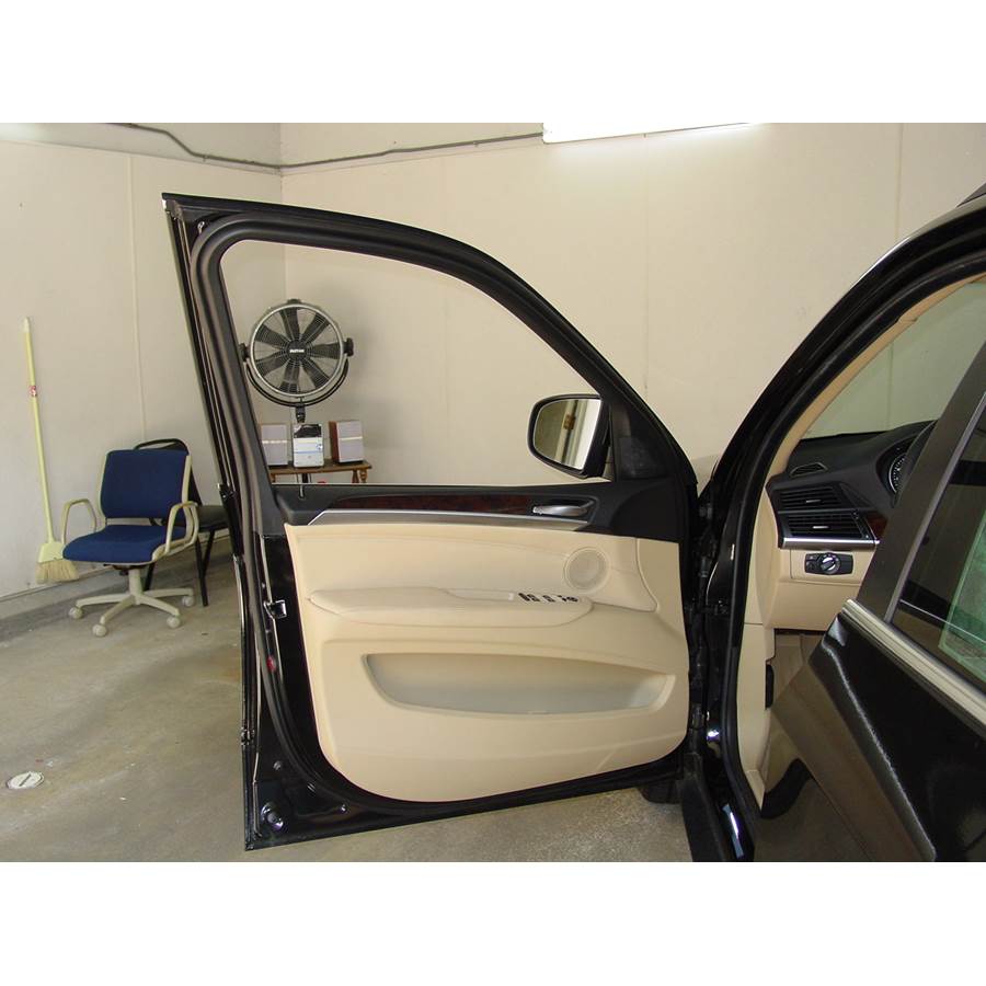 2007 BMW X5 Front door speaker location