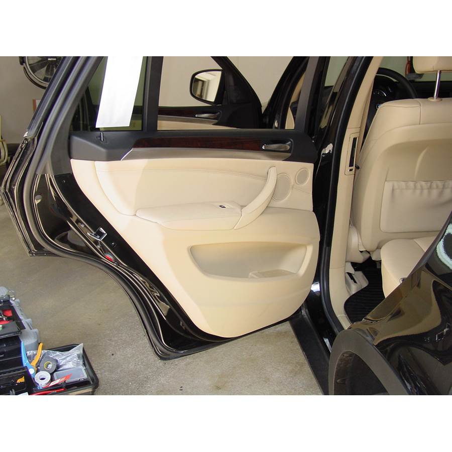 2013 BMW X5 Rear door speaker location