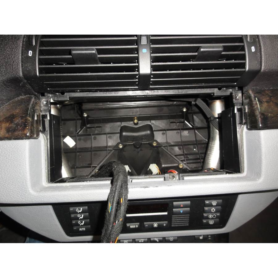 2006 BMW X5 Factory radio removed