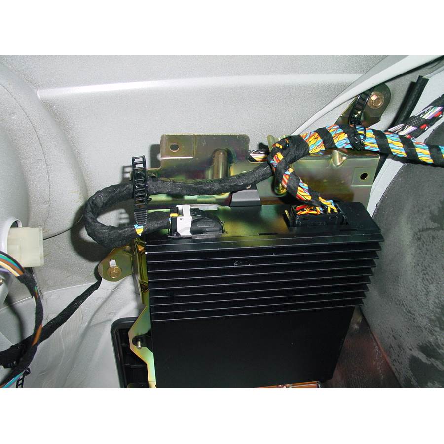 2002 BMW 5 Series Factory amplifier