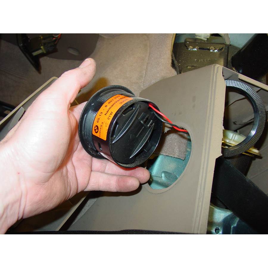 2001 BMW Z3 Rear cab speaker