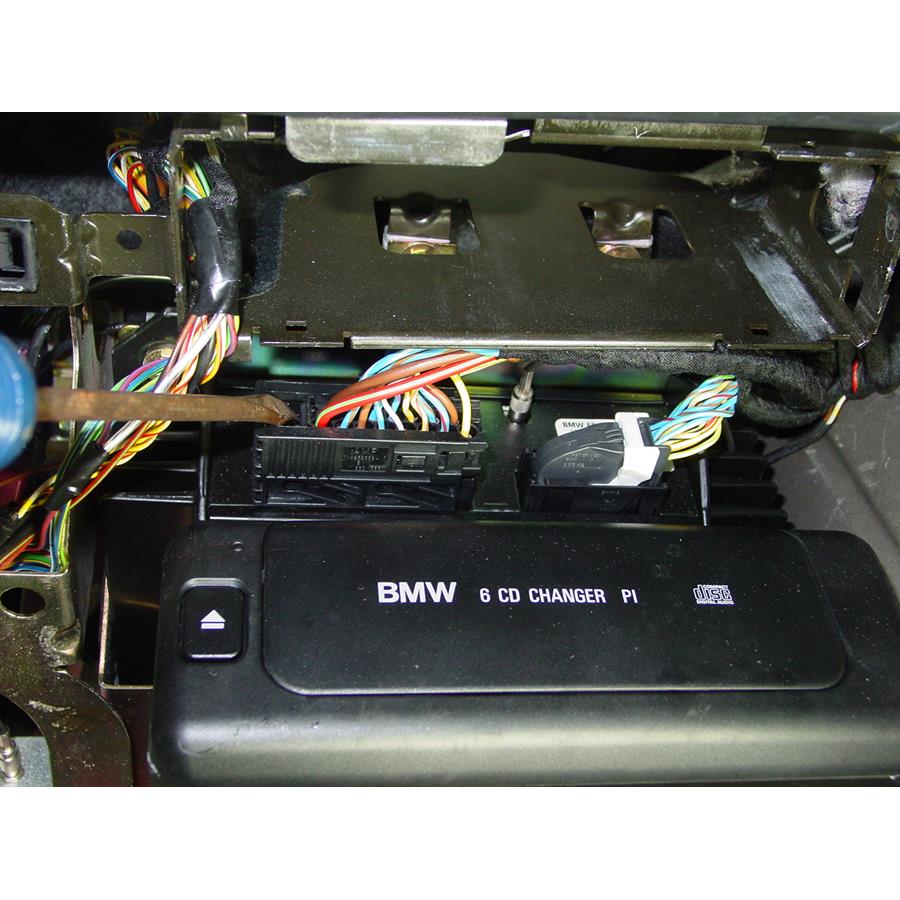 2001 BMW 7 Series Factory amplifier