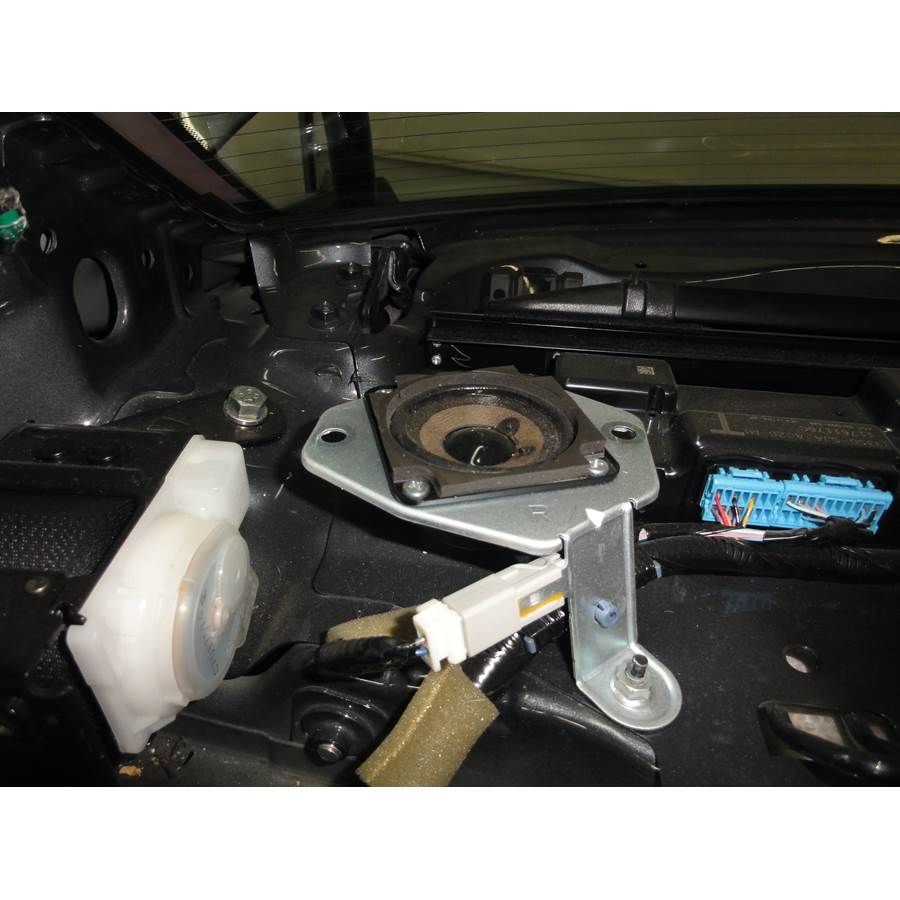 2005 Acura RL Rear deck speaker