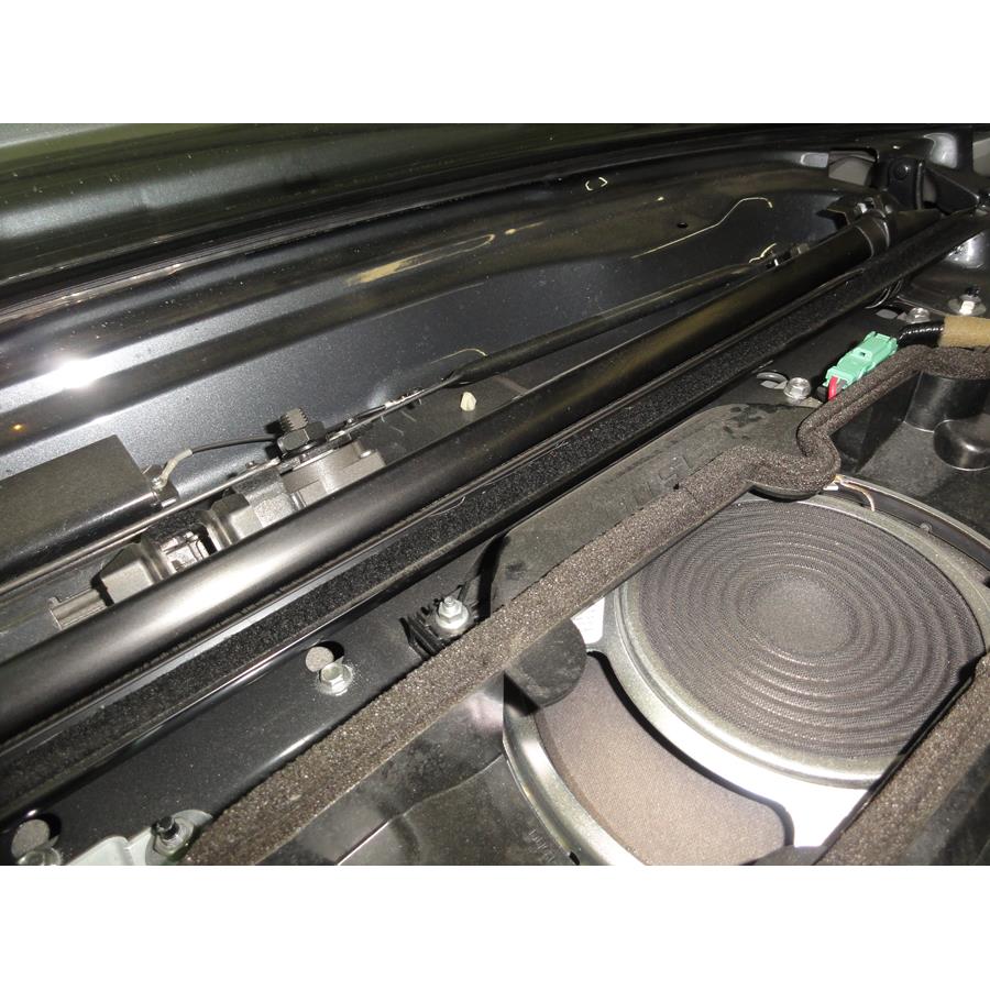2008 Acura RL Rear deck center speaker