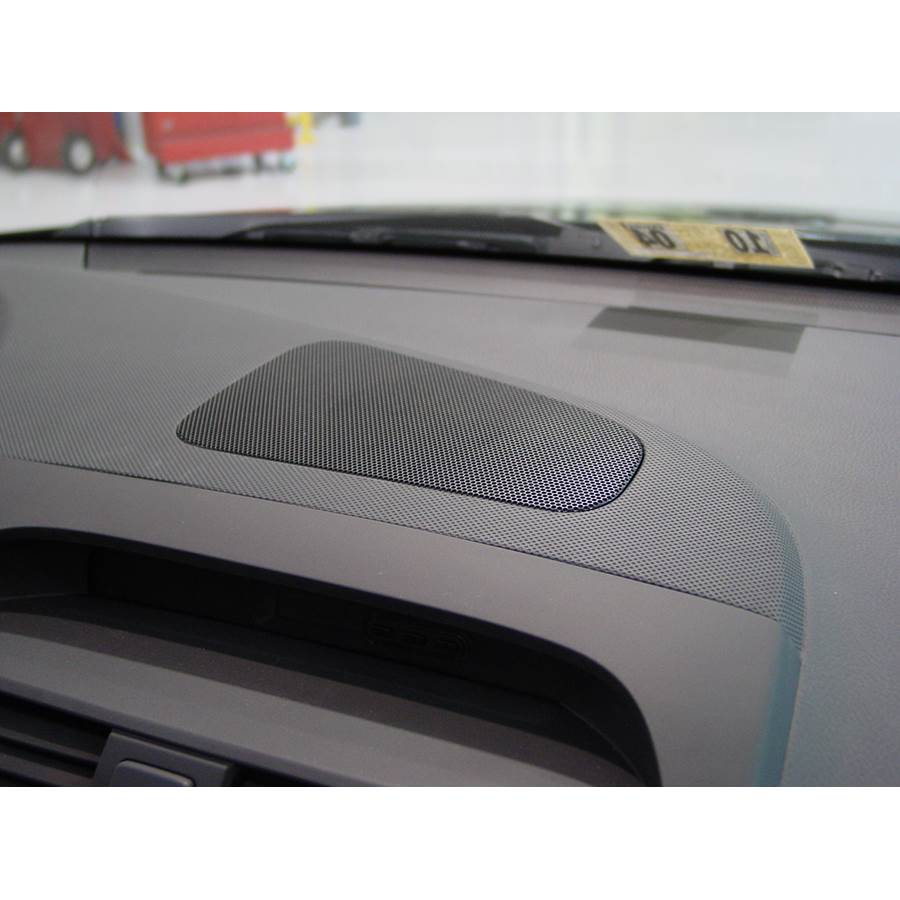2007 Acura 3.2TL Center dash speaker location