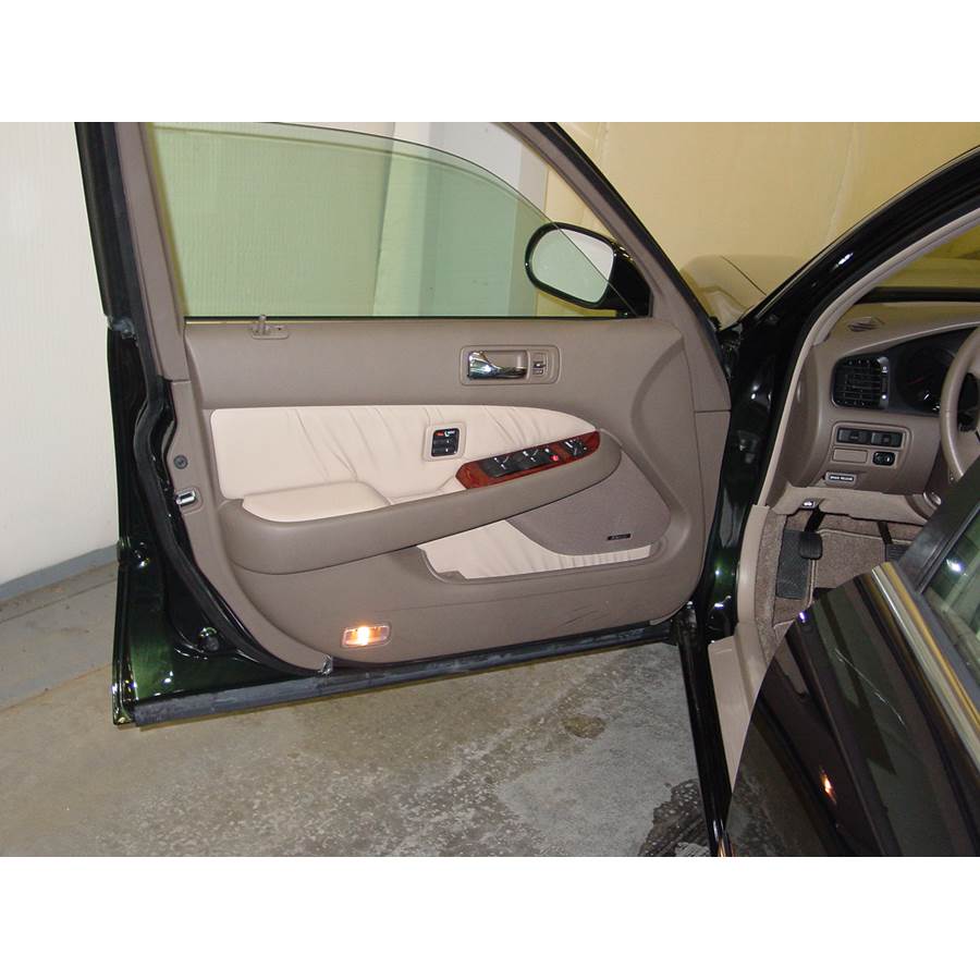 2001 Acura 3.5RL Front door speaker location