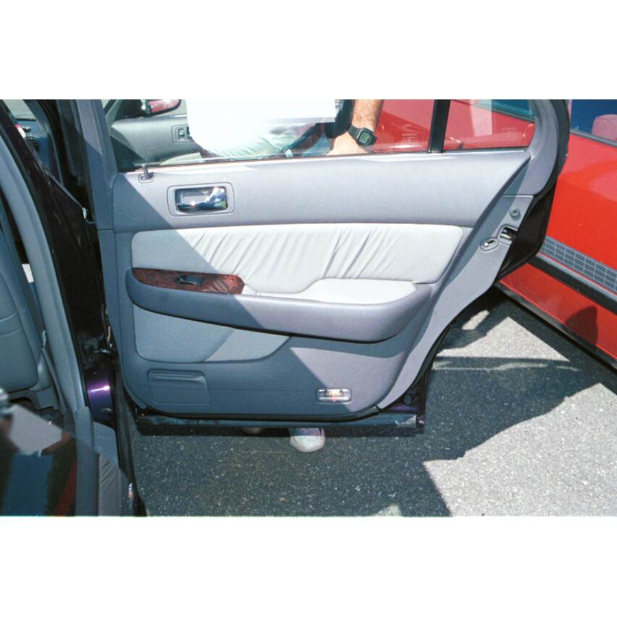 1996 Acura 3.5RL Rear door speaker location