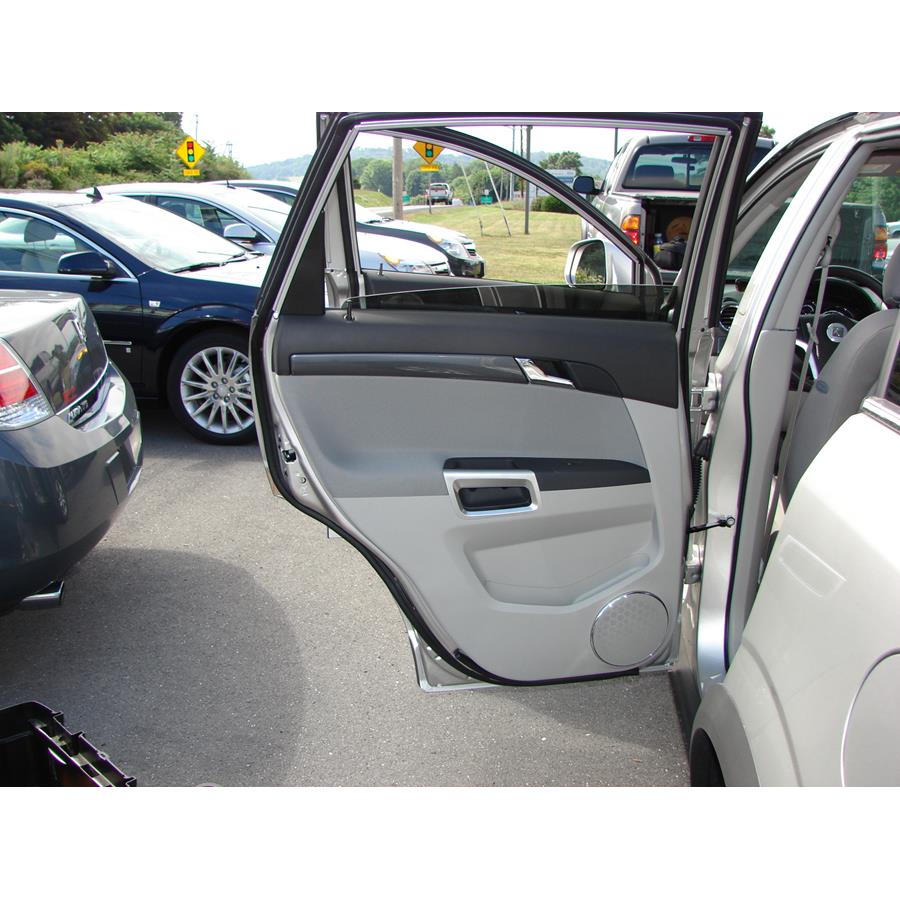 2009 Saturn VUE Rear door speaker location