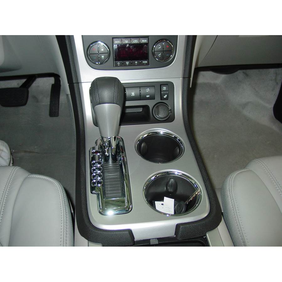2008 Saturn Outlook Center console speaker location