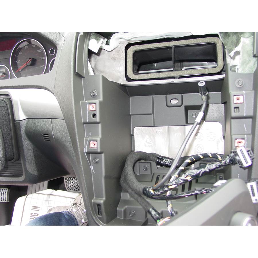 2009 Saturn Outlook Factory radio removed