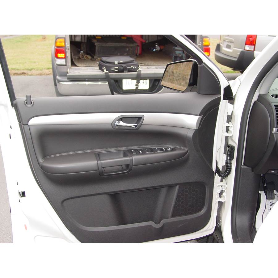 2009 Saturn Outlook Front door speaker location