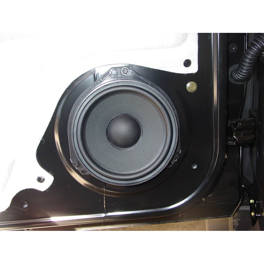 2006 Saturn VUE Front door woofer