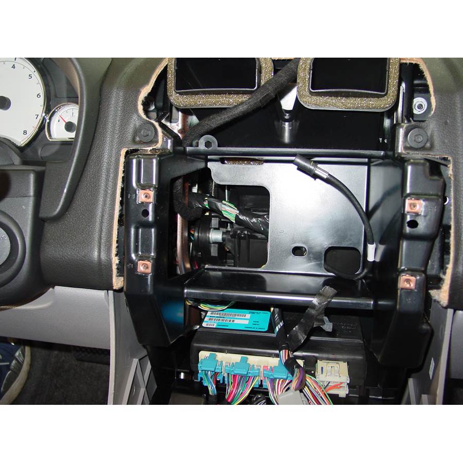2007 Saturn VUE Factory radio removed