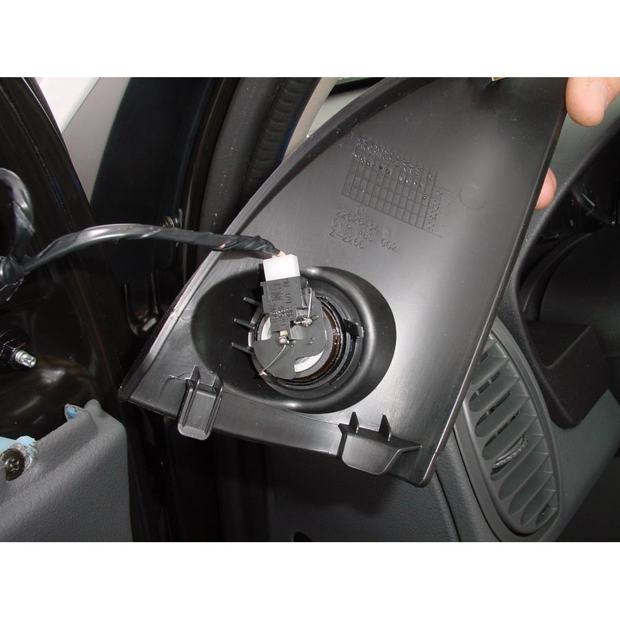 2005 Saturn VUE Front door tweeter