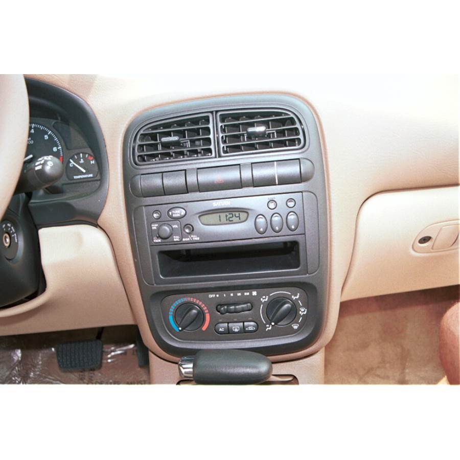 2001 Saturn LW200 Factory Radio