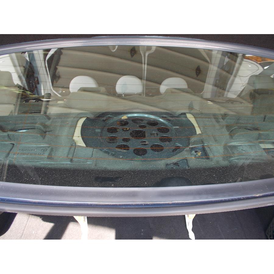 2006 Mercedes-Benz E-Class Rear deck center speaker removed