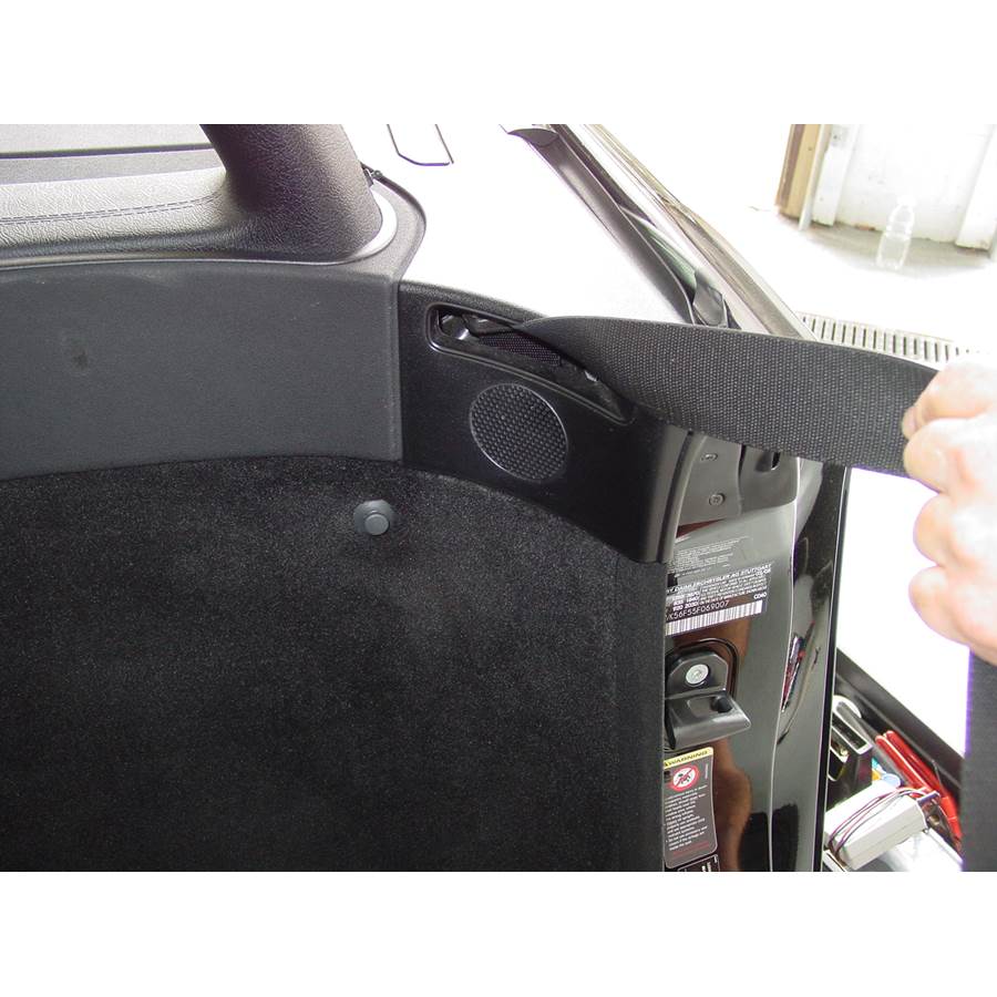 2011 Mercedes-Benz SLK-Class Rear cab speaker location