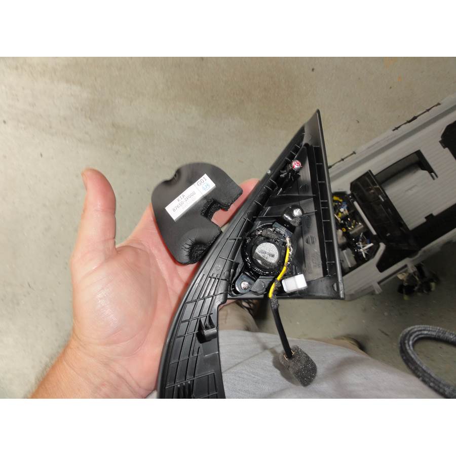 2011 Kia Sorento Front door tweeter