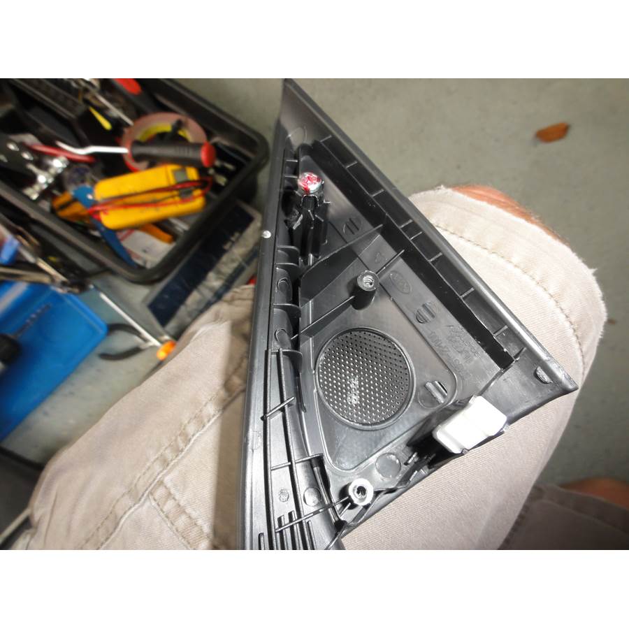 2012 Kia Sorento Front door tweeter removed