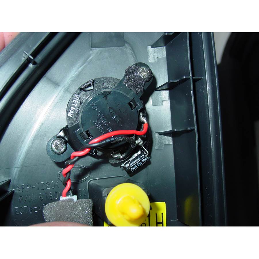 2010 Kia Forte Front door tweeter