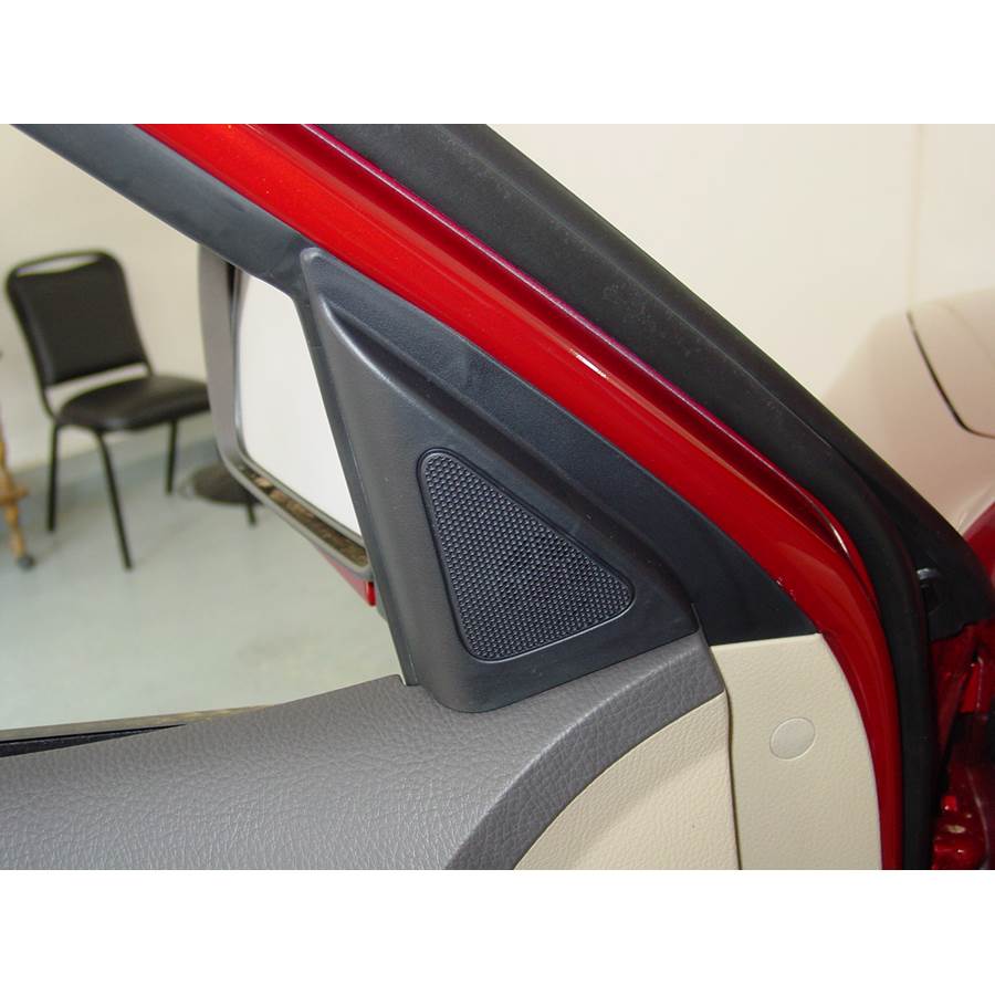 2009 Kia Borrego Front door tweeter location